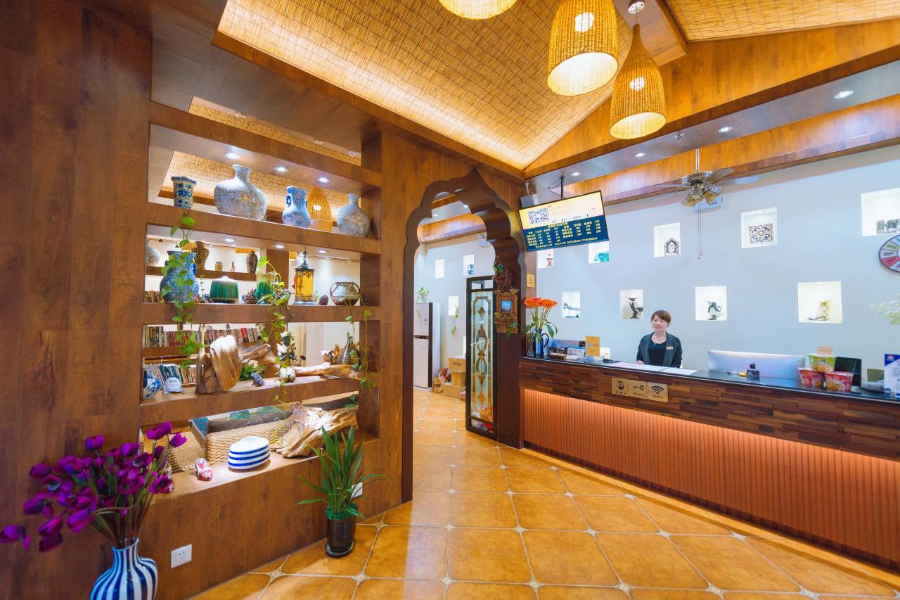 梅州芭缇阳光酒店泰式大堂前台